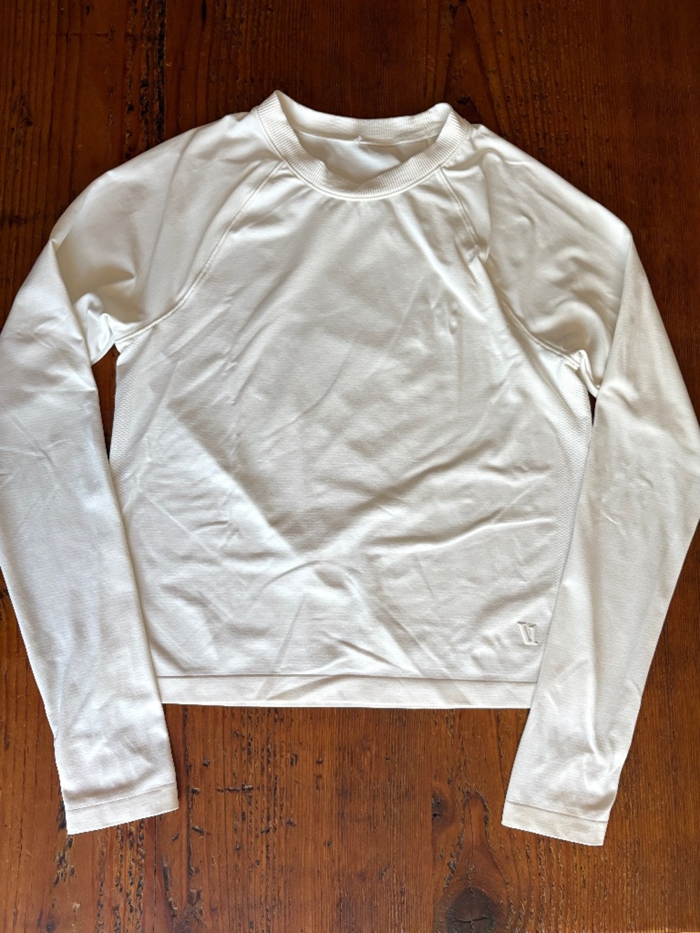 Vuori Seamless Surge Long Sleeve Tee White Size XS or Small? Thumb Holes